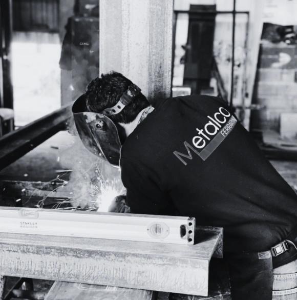 Travail de découpe de la ferronnerie Metalco